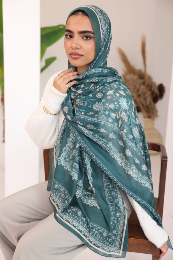 deep bloom scarf