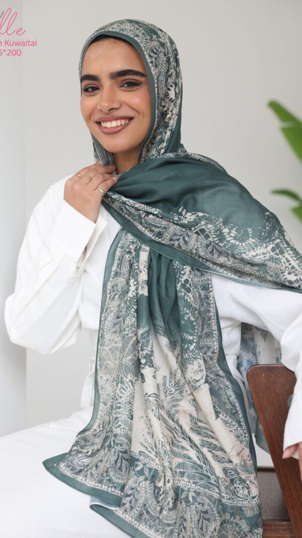 067A0896 Cozy Charm