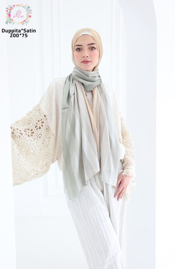 067A7816 Enyora