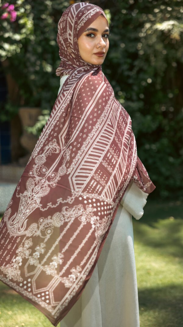 067A8101 Noor Charm