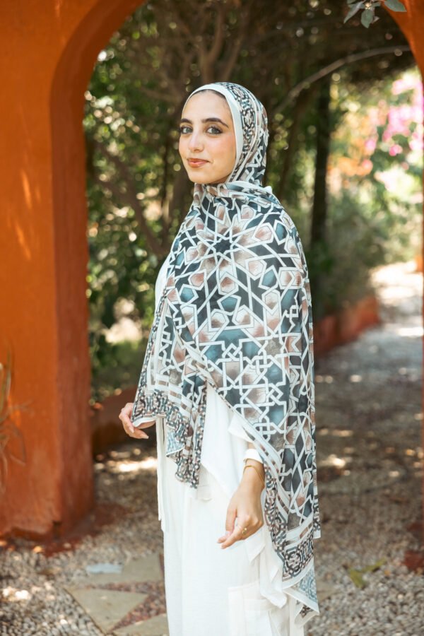 067A8198 Sheer Bloom