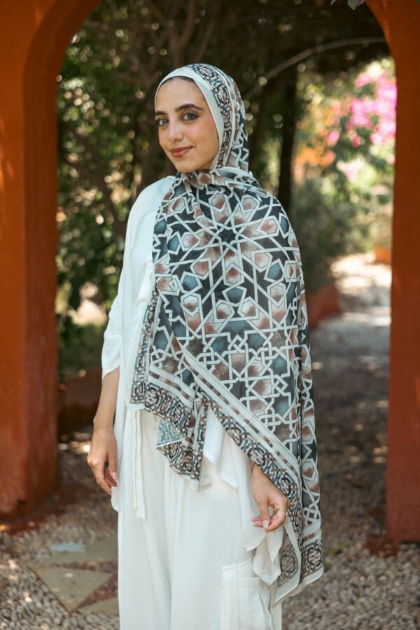067A8199 Sheer Bloom