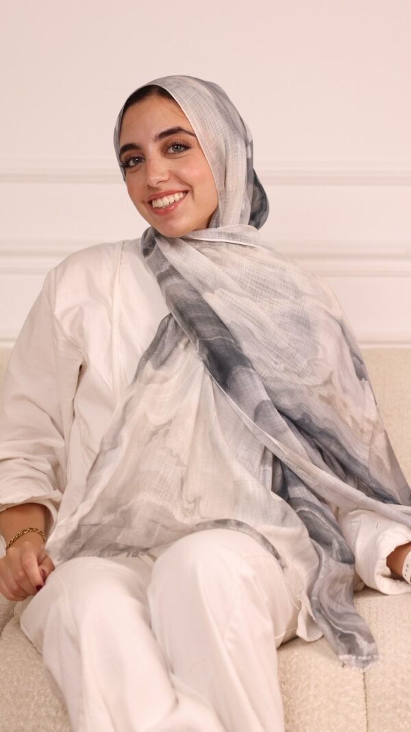 LYÉ scarf
