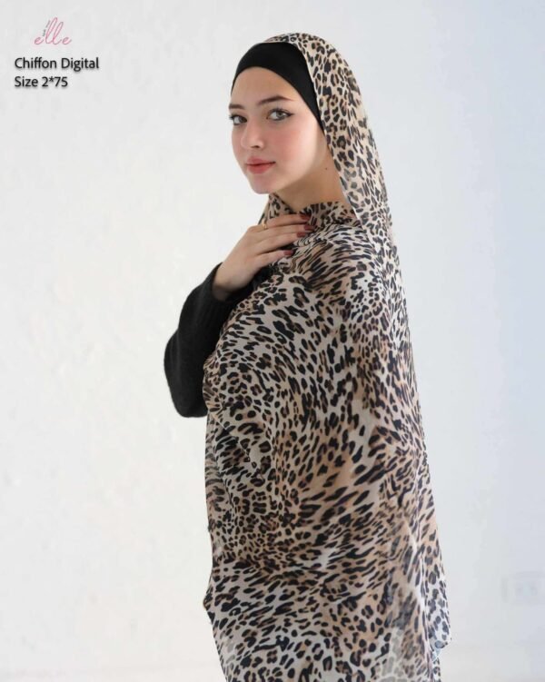 Noor scarf