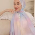 284A8774 scarf Glow