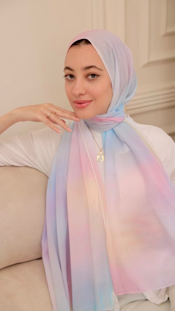284A8774 scarf Glow