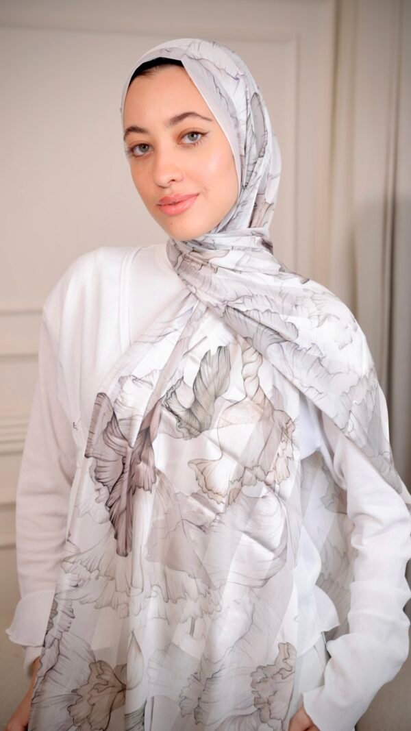 284A8934 Cotton Whisper